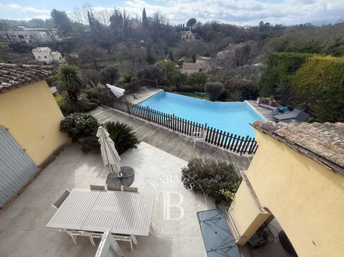 Image No.2-4 Bed House for sale