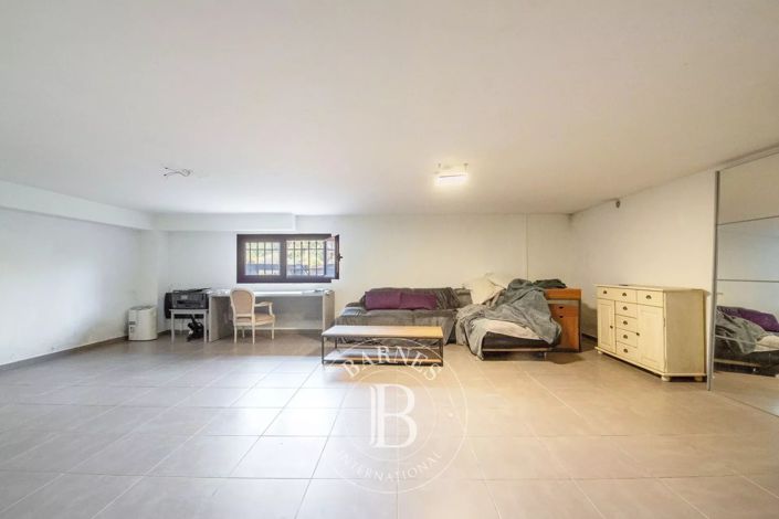 Image No.23-4 Bed House for sale