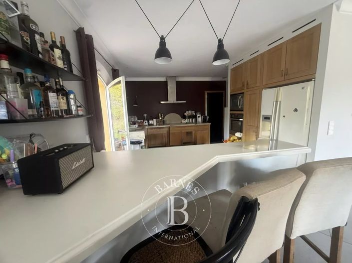 Image No.9-4 Bed House for sale