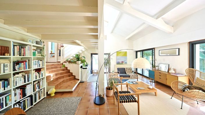 Image No.2-4 Bed Property for sale