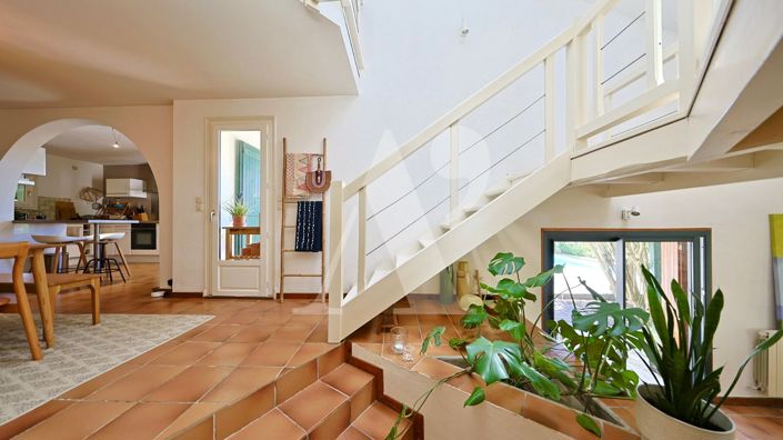 Image No.7-4 Bed Property for sale