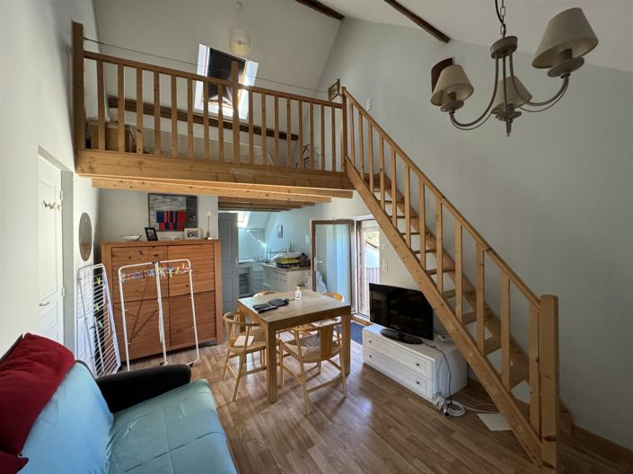 Image No.6-5 Bed House for sale