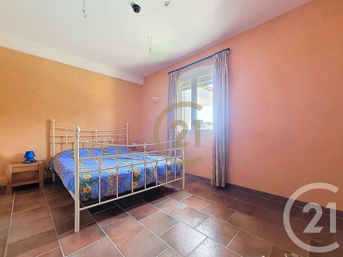 Image No.9-4 Bed House for sale