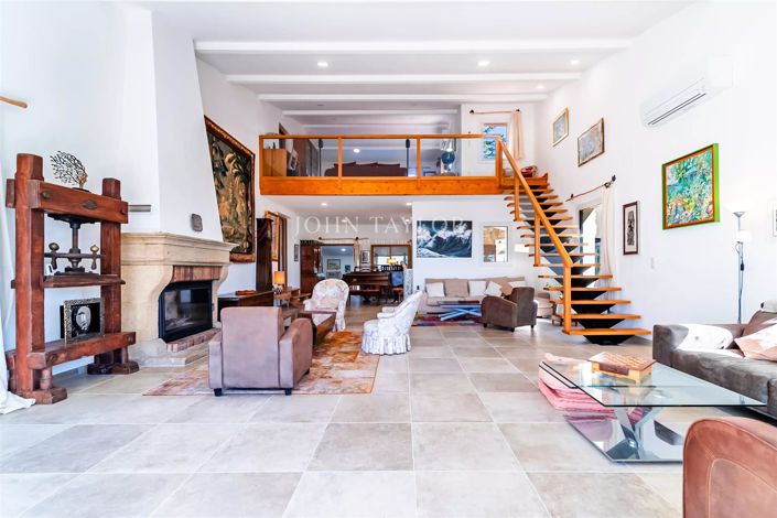 Image No.6-5 Bed House for sale