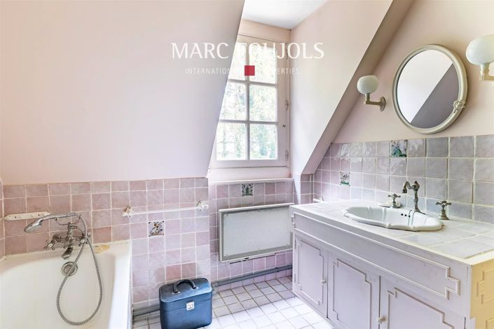 Image No.20-5 Bed House for sale
