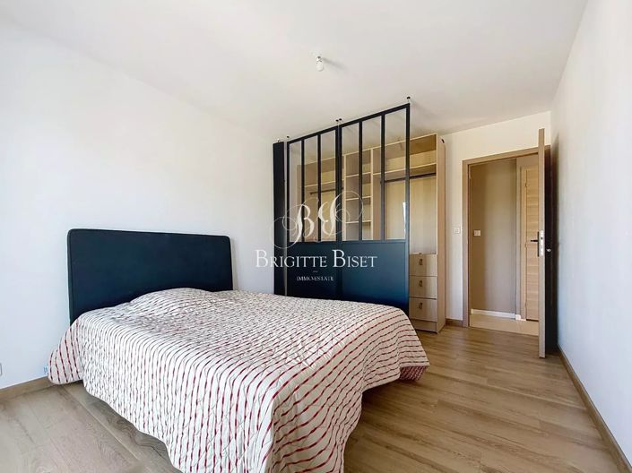 Image No.12-4 Bed House for sale