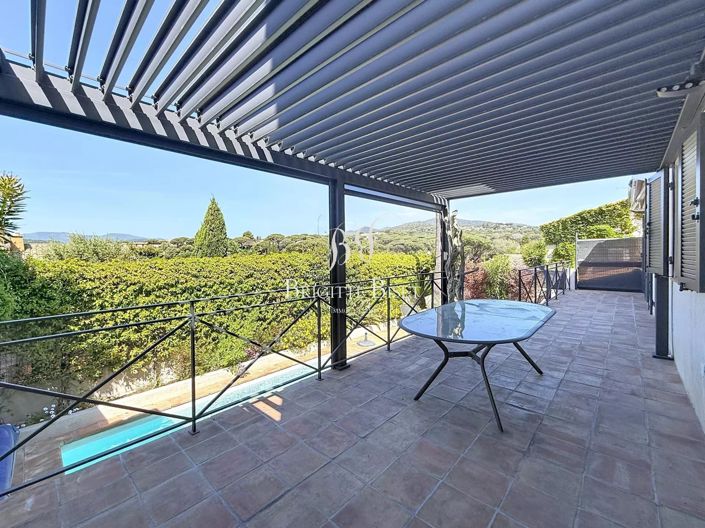 Image No.3-4 Bed House for sale
