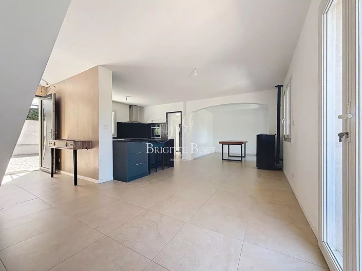 Image No.7-4 Bed House for sale