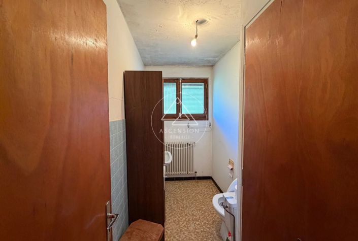 Image No.25-4 Bed House for sale