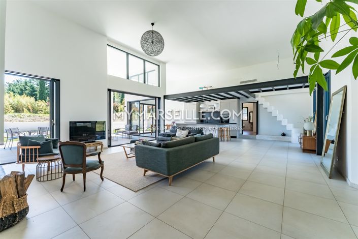 Image No.17-4 Bed House for sale