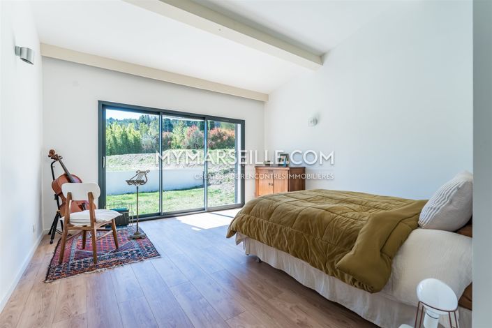 Image No.22-4 Bed House for sale