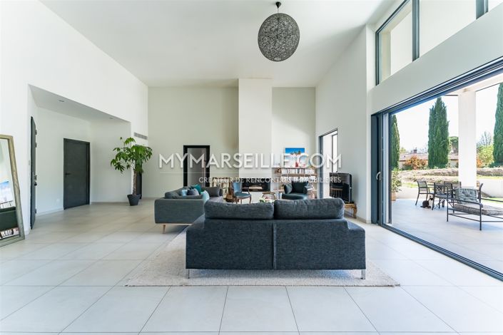 Image No.6-4 Bed House for sale