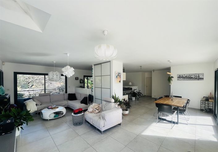 Image No.11-4 Bed House for sale