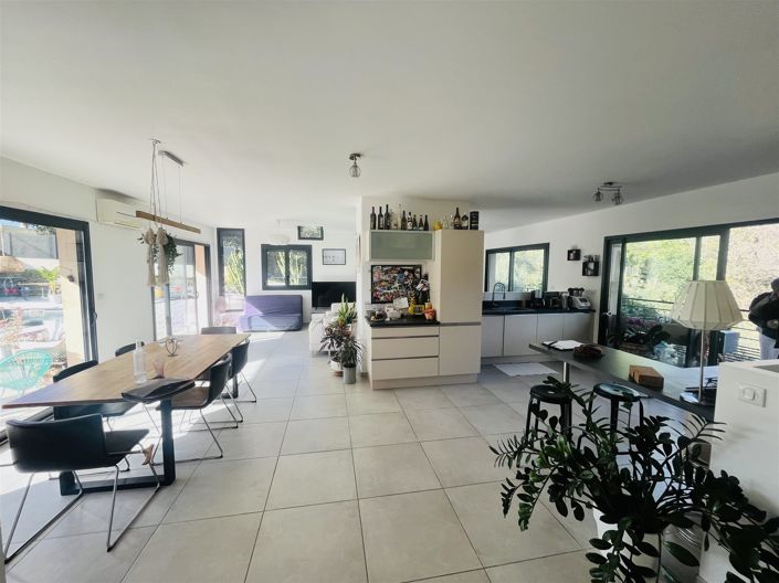 Image No.13-4 Bed House for sale
