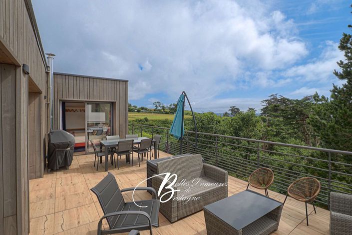 Image No.5-8 Bed House for sale