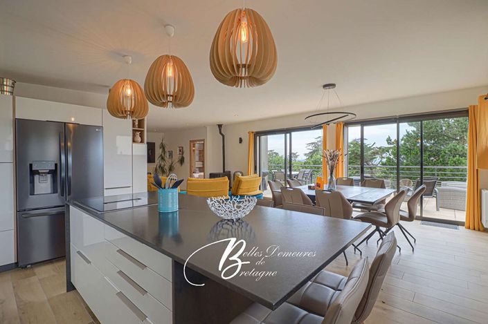 Image No.9-8 Bed House for sale