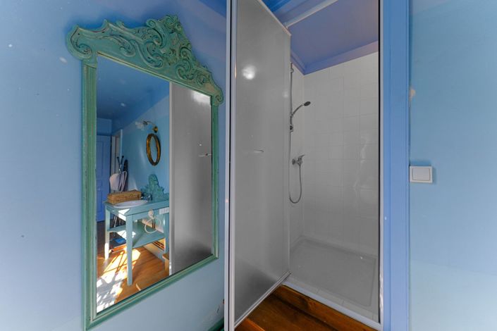 Image No.18-7 Bed Property for sale