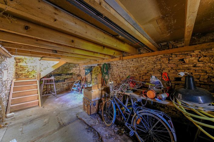 Image No.24-7 Bed Property for sale