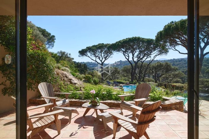 Image No.17-6 Bed House for sale