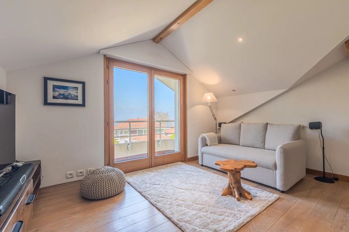 Image No.18-4 Bed House for sale