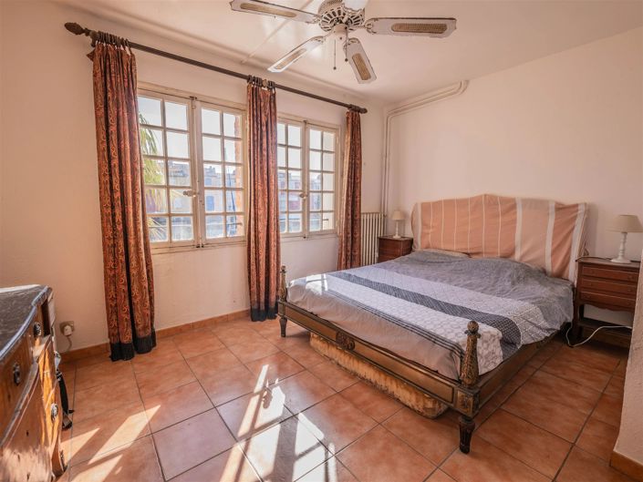 Image No.8-4 Bed House for sale