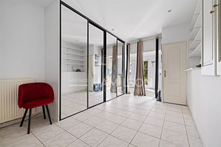 Image No.17-4 Bed House for sale