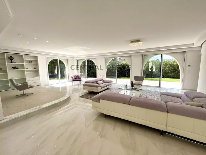 Image No.11-7 Bed House for sale