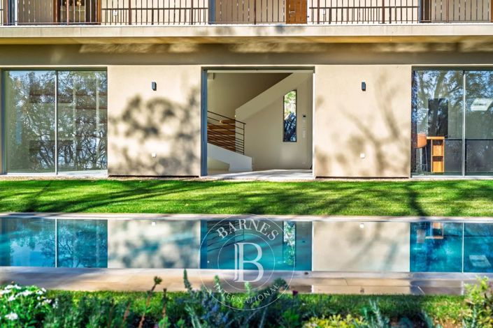 Image No.2-4 Bed House for sale