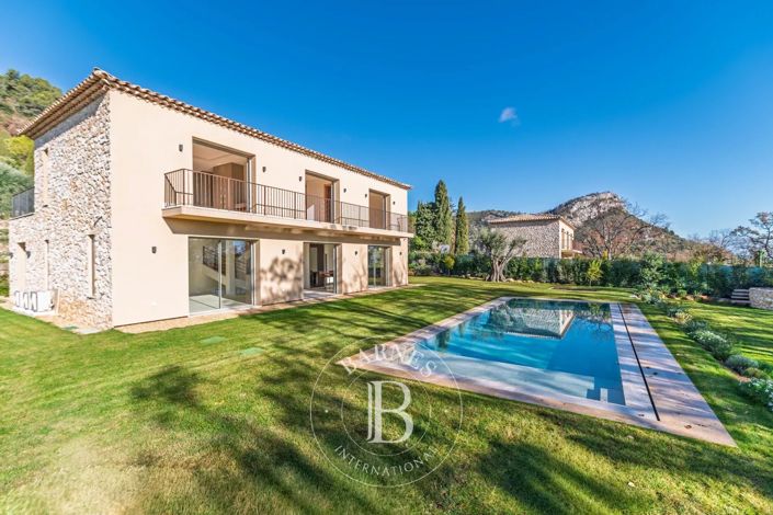 Image No.21-4 Bed House for sale