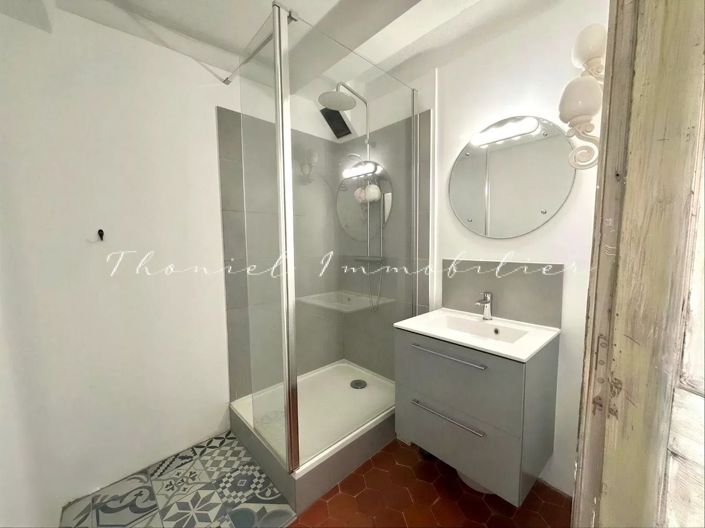 Image No.8-3 Bed House for sale