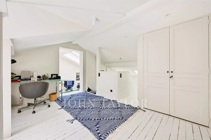 Image No.27-6 Bed House for sale