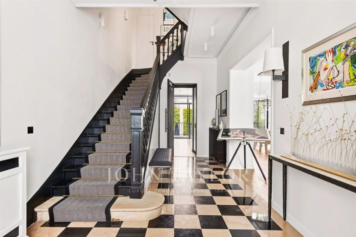 Image No.3-6 Bed House for sale