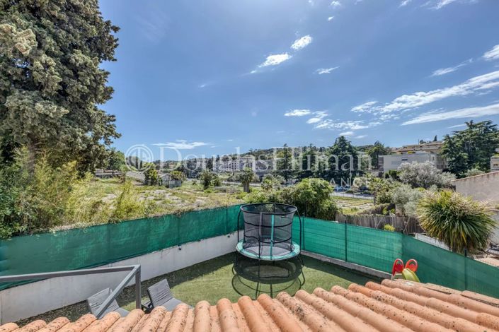 Image No.12-4 Bed House for sale