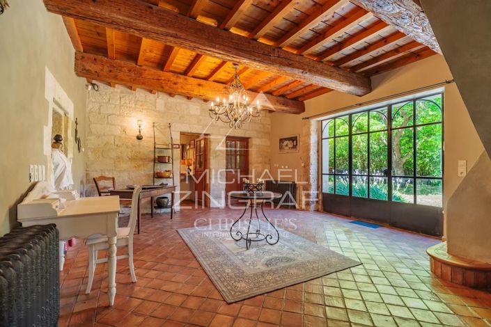 Image No.2-8 Bed House for sale