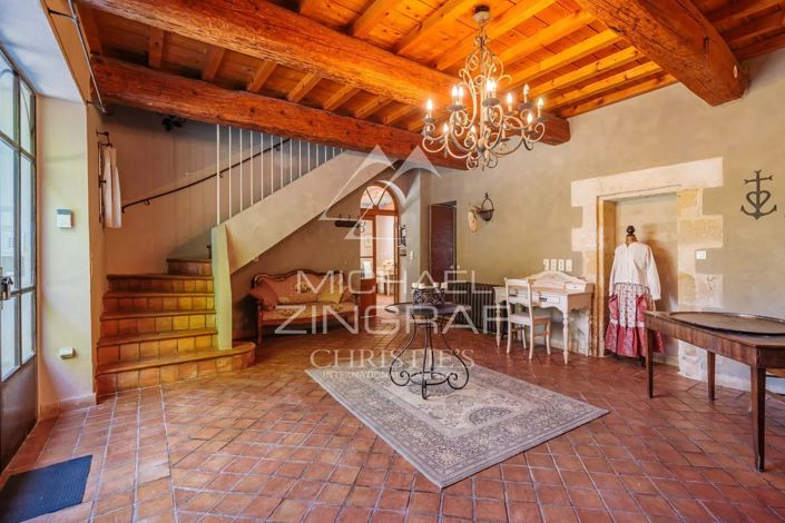Image No.6-8 Bed House for sale