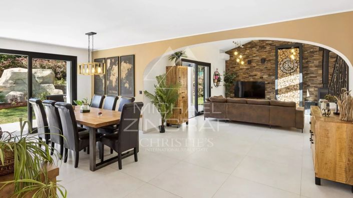 Image No.7-4 Bed House for sale