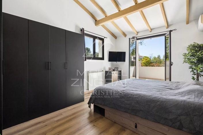 Image No.9-4 Bed House for sale