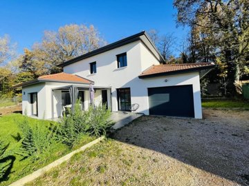 1 - Pont-de-Chéruy, House