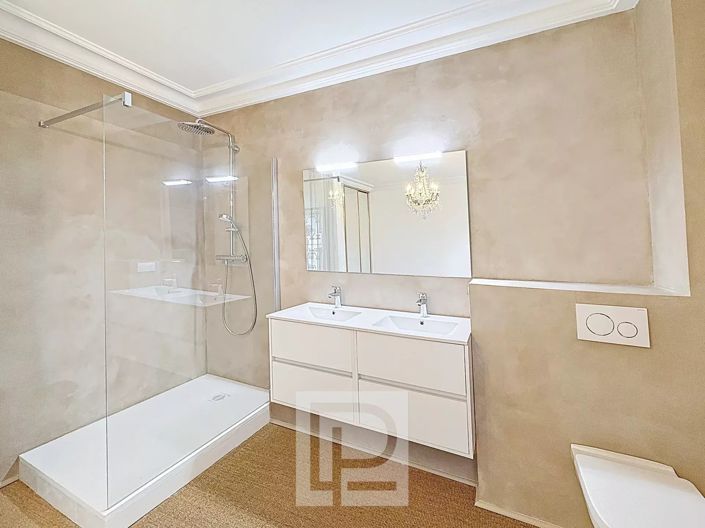 Image No.8-3 Bed Apartment for sale
