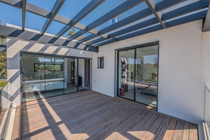 Image No.17-4 Bed House for sale