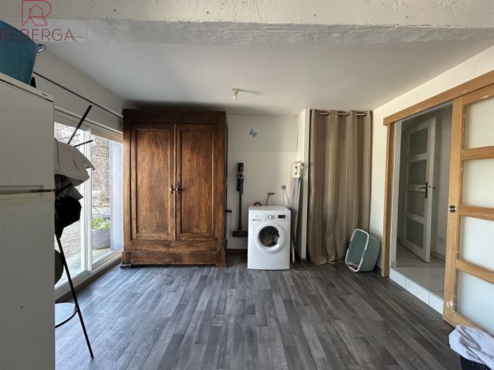 Image No.6-4 Bed House for sale
