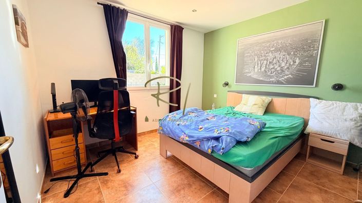 Image No.3-3 Bed House for sale
