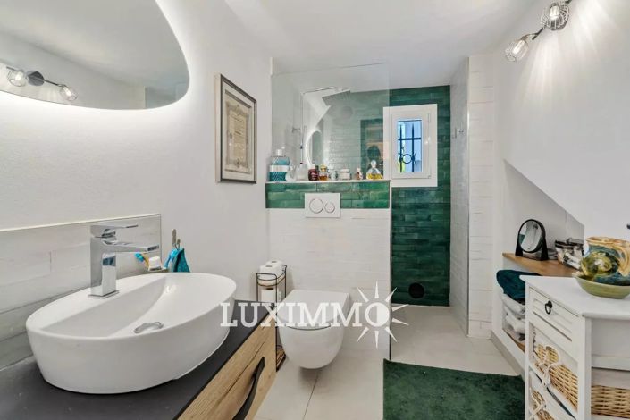 Image No.10-5 Bed House for sale
