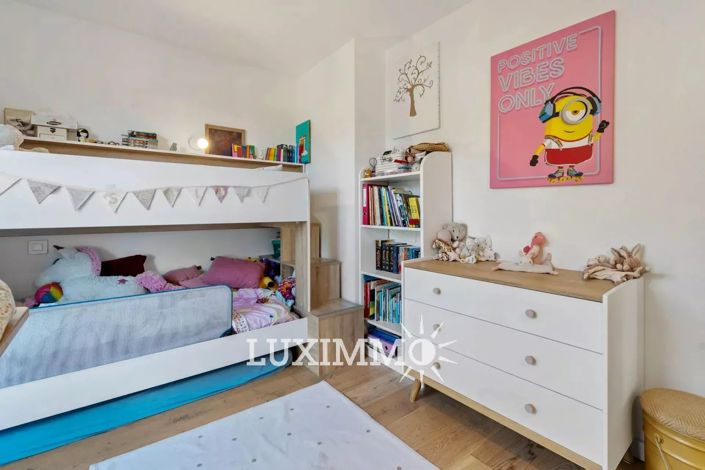 Image No.11-5 Bed House for sale
