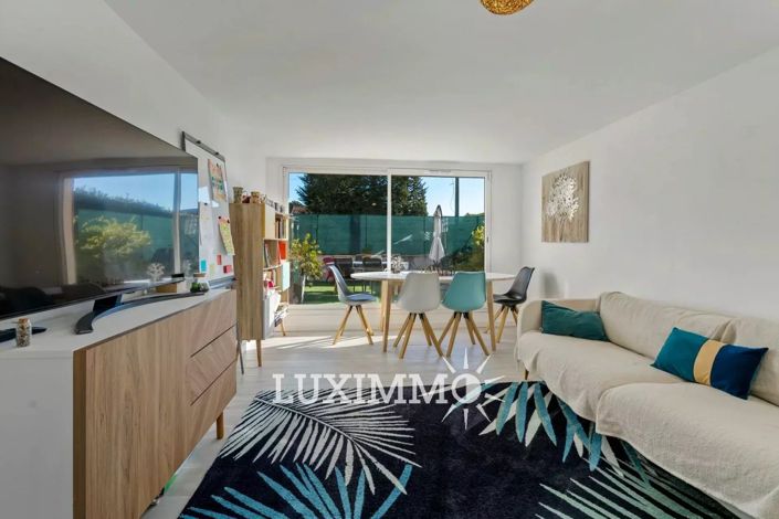 Image No.12-5 Bed House for sale