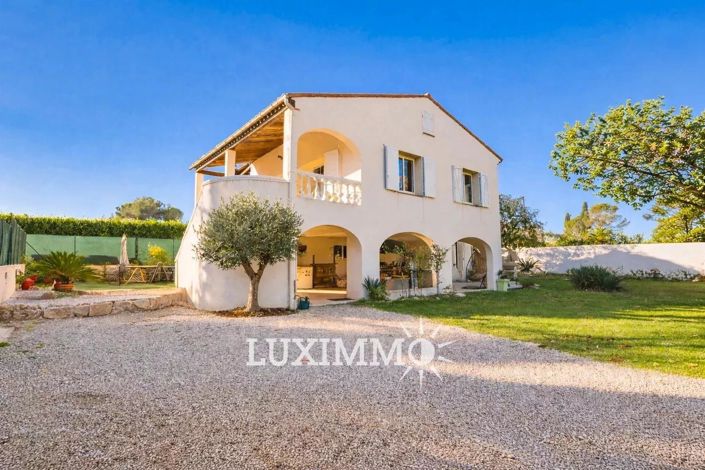 Image No.16-5 Bed House for sale