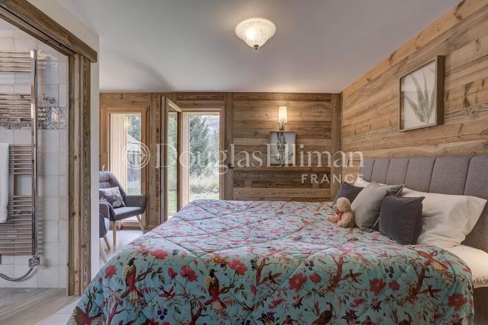Image No.10-6 Bed House for sale