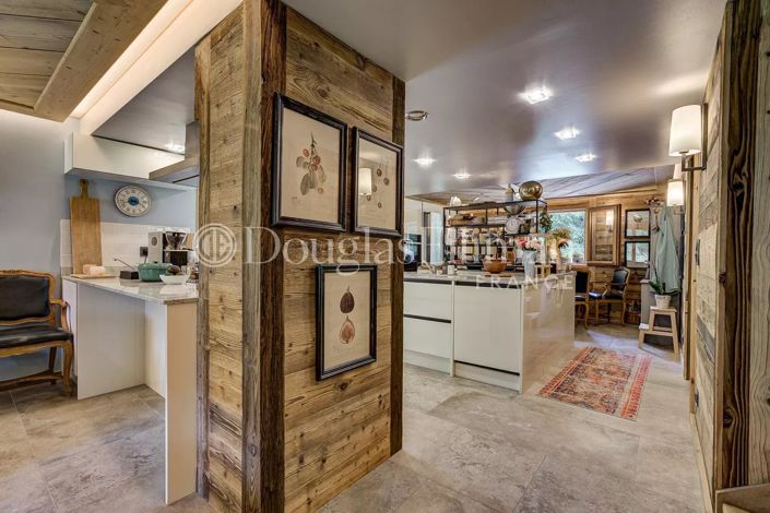 Image No.6-6 Bed House for sale