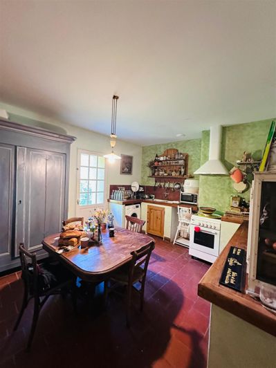 Image No.10-6 Bed House for sale
