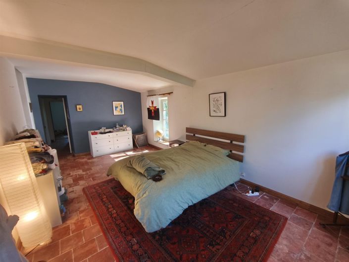 Image No.12-6 Bed House for sale